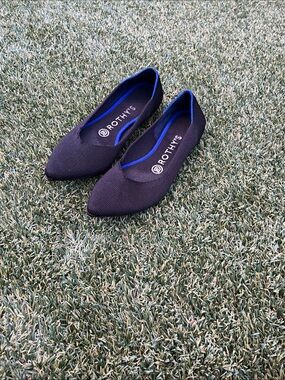 Rothy's Black Pointed Knit Flats with Blue Trim the point women’s 7